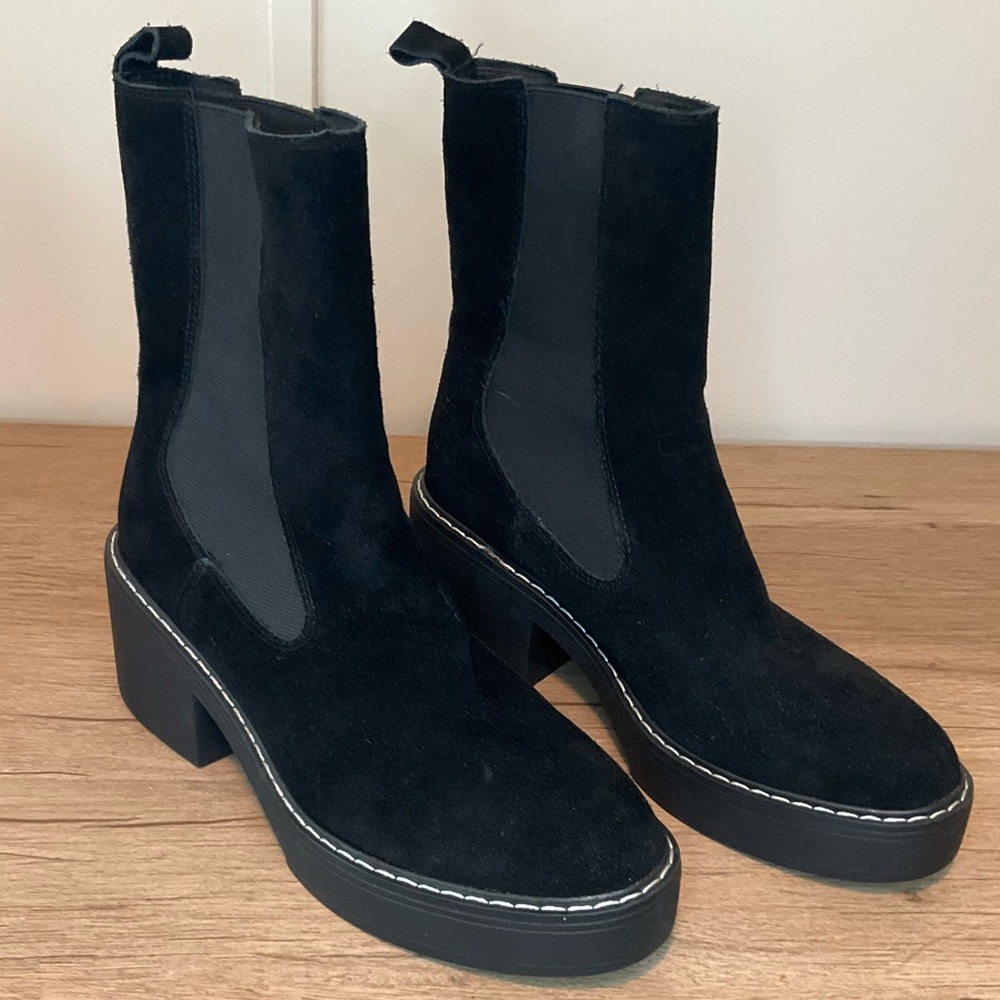 Nine West Black Suede Chelsea Ankle Booties Size 8